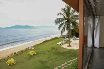 Beach/ocean view