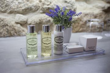 Bathroom amenities
