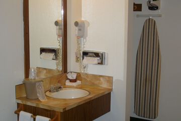 Bathroom sink