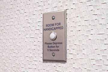 Room 18 of 40