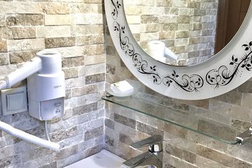 Bathroom sink