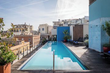 Rooftop pool