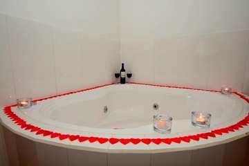 Jetted tub