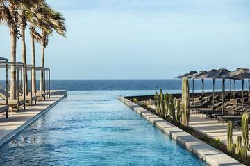 Infinity pool
