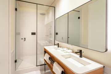 Bathroom shower