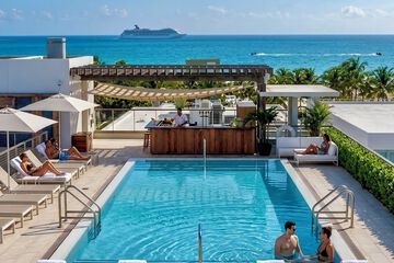 Rooftop pool