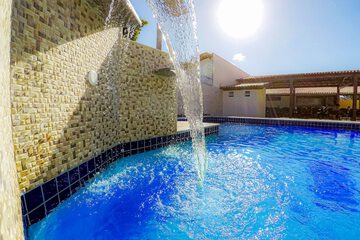 Pool waterfall