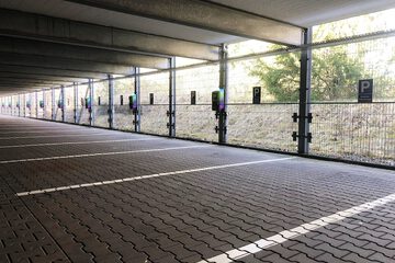 Electric vehicle charging station