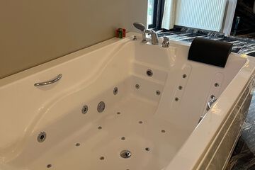 Jetted tub