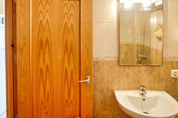 Bathroom sink