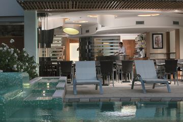 Poolside bar