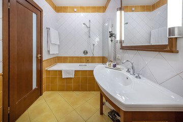 Private spa tub