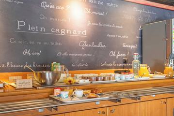 Breakfast buffet