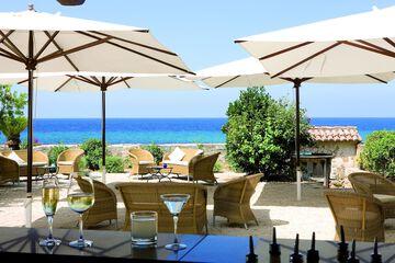 Poolside bar