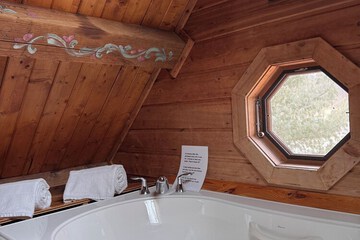 Private spa tub