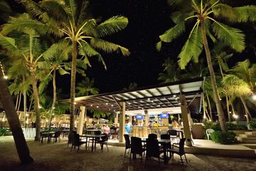 Poolside bar
