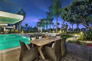 Rooftop pool