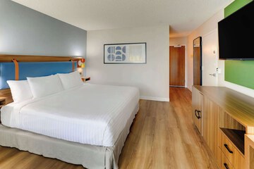 Room 35 of 84