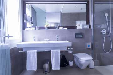 Bathroom amenities