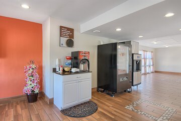 Breakfast/Coffee Service 31 of 32