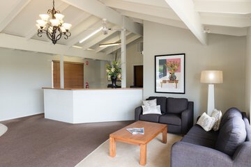 Check-in/check-out kiosk