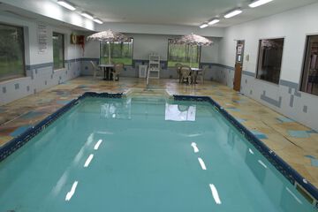 Super 8 by Wyndham Valparaiso