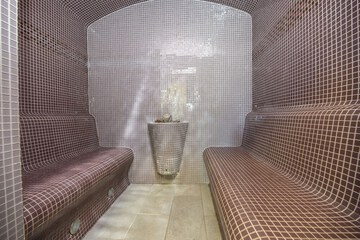 Steam room