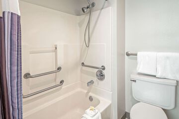 Room 33 of 67