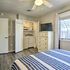 Townhome w / Outdoor Shower 1 Mile to Downtown