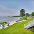 Bayfront White Stone Escape w / Private Beach!