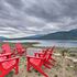 Breathtaking Views: Twin Lakes Retreat w / Deck