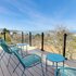 Scenic Depoe Bay Townhome w / Deck 1 Mi to Parks!
