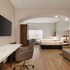 La Quinta Inn & Suites by Wyndham Port Arthur