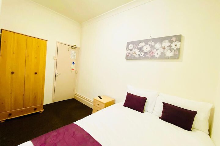 Room 3 of 12