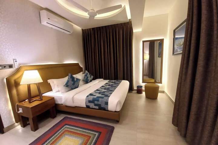 Room 6 of 22