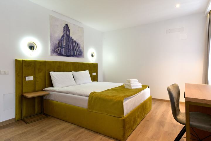 Room 6 of 48