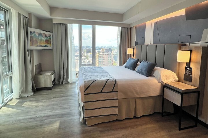 Room 8 of 30