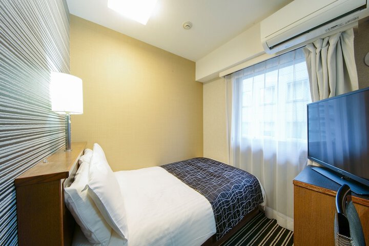 Room 15 of 25