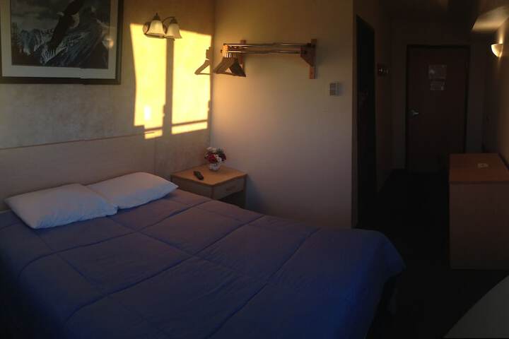 Room 5 of 43