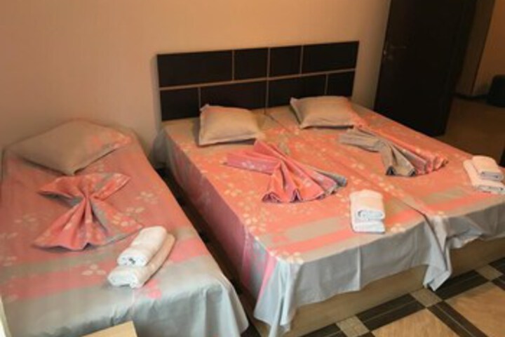 Room 14 of 32