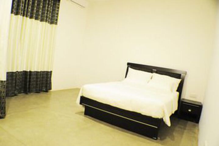 Room 8 of 22