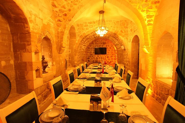 Dining 104 of 158