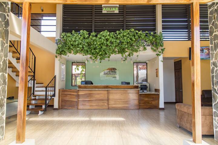 Entrance & Lobby