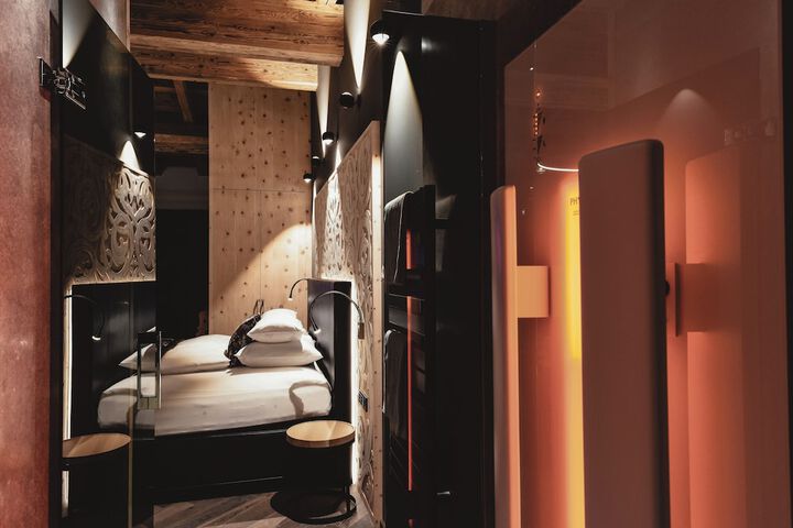 Room 45 of 163