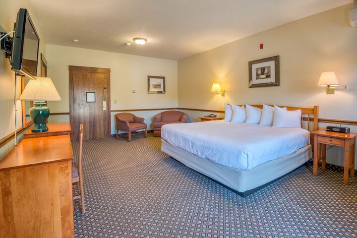 Superior King Lakeside with Shared Balcony (16 of 64)