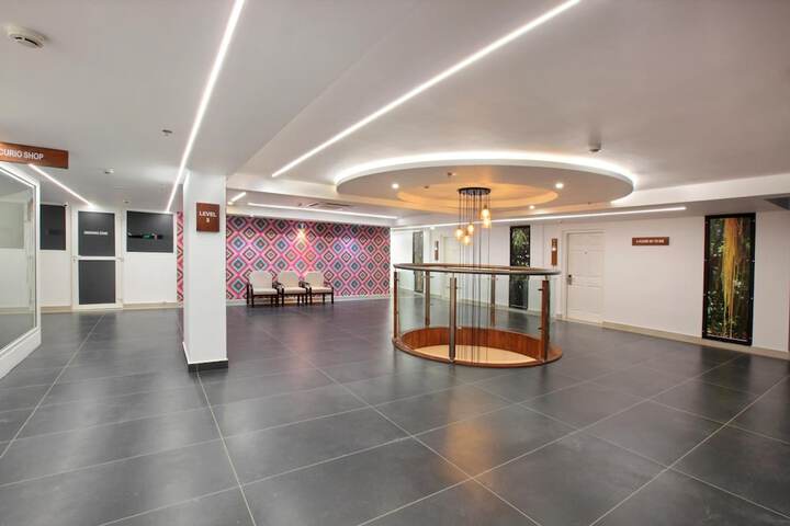 Ballroom/Hall 47 of 49