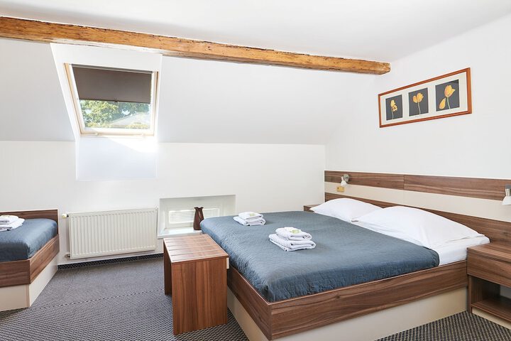 Room 40 of 77