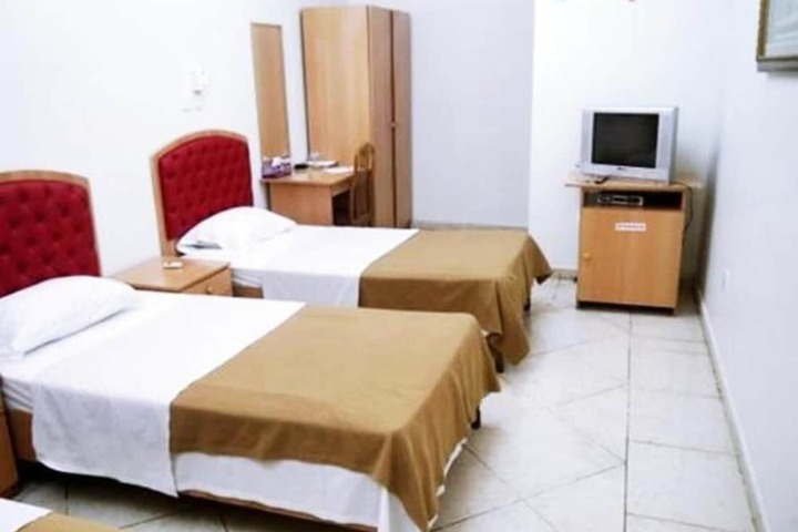 Room 16 of 25