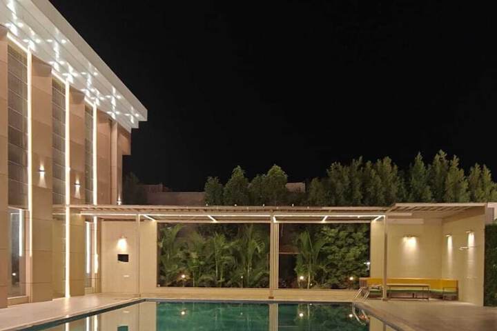 Pool 37 of 60