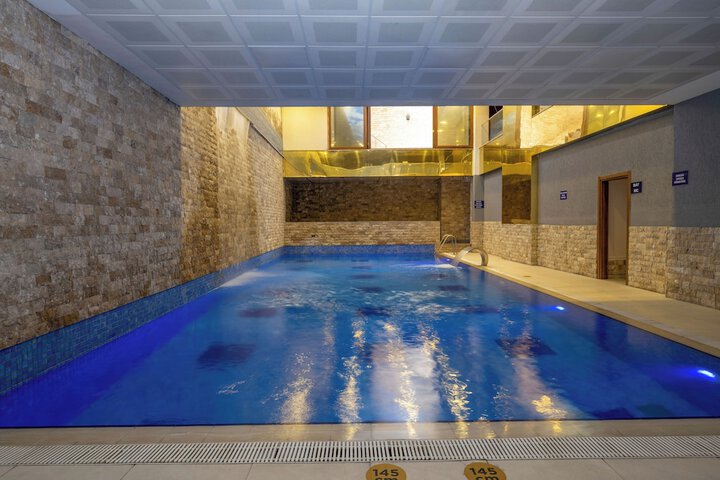 Pool 39 of 61